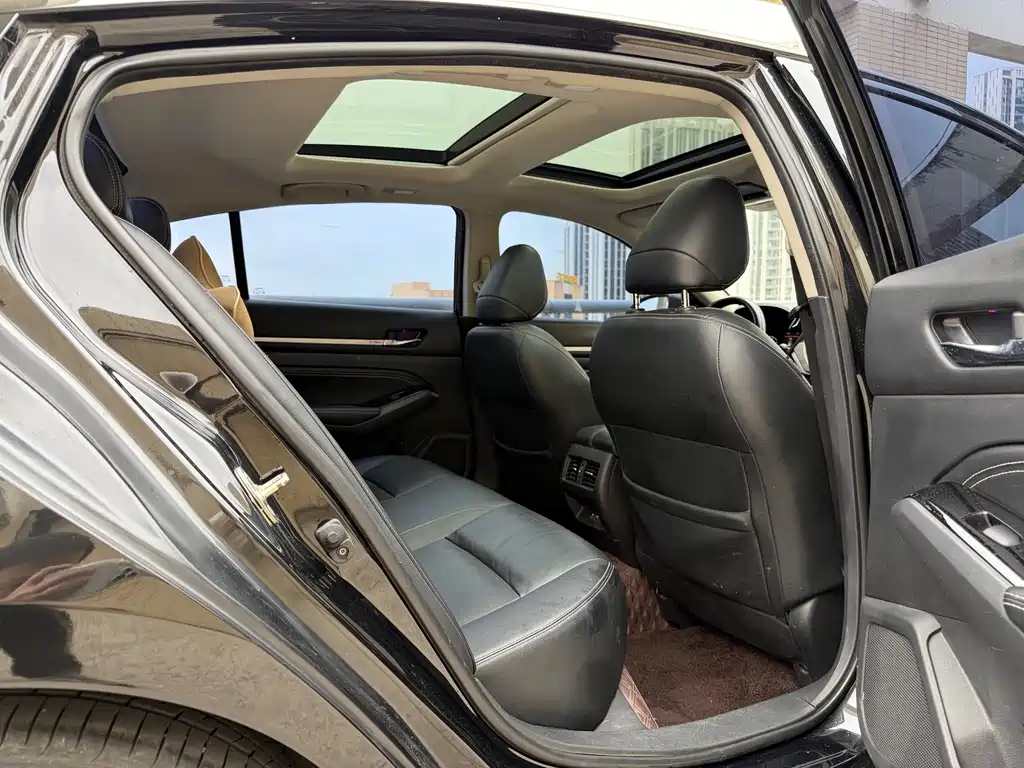 Nissan Teana — миниатюра 12