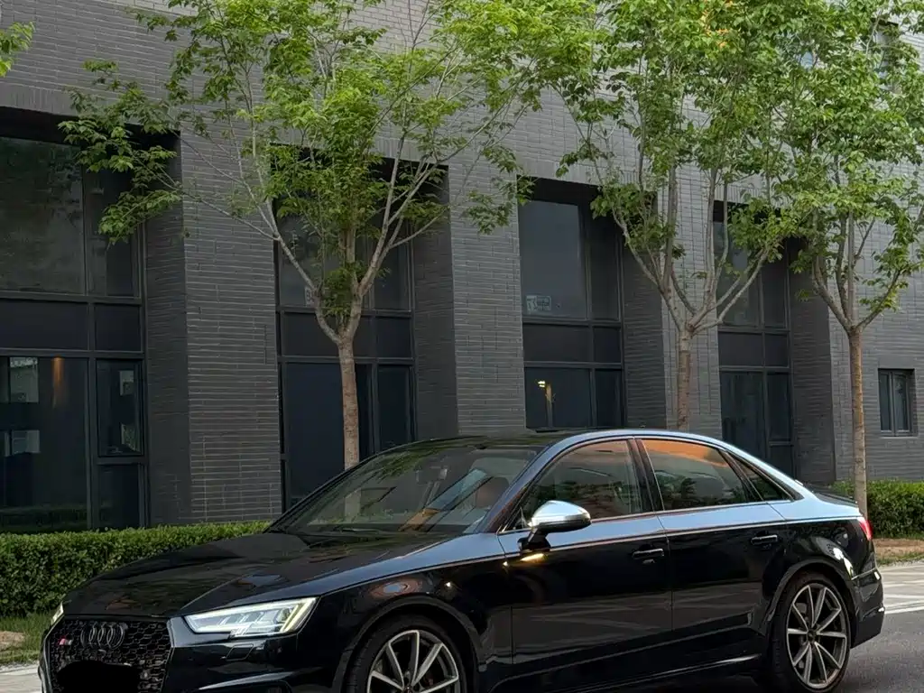 Audi S4
