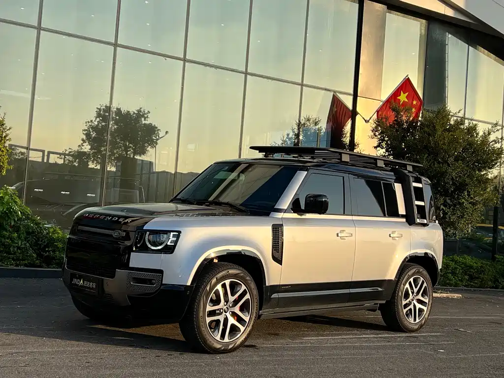 Land Rover Defender 2021