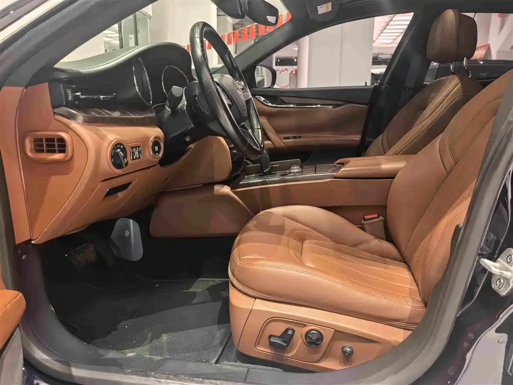 Maserati Quattroporte — миниатюра 4