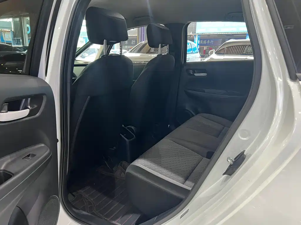 Honda Fit — миниатюра 7