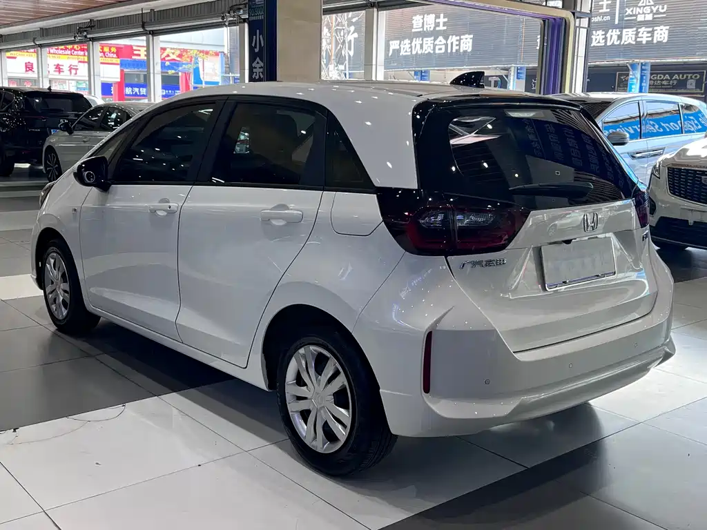 Honda Fit — миниатюра 6