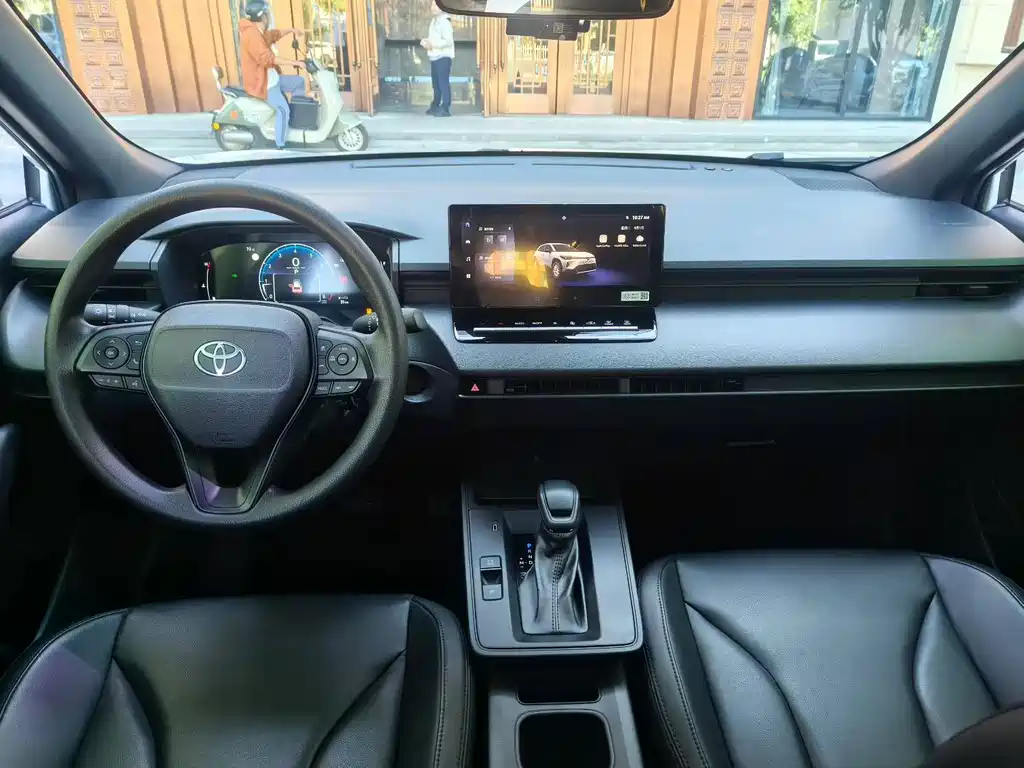 Toyota Corolla Cross — миниатюра 6