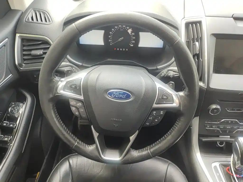 Ford Edge — миниатюра 6