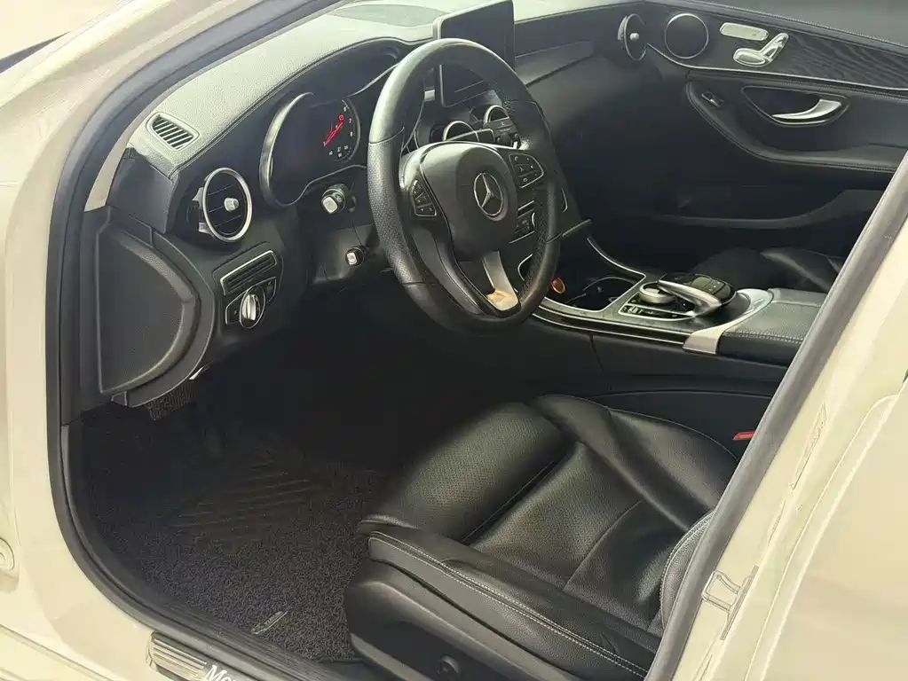 Mercedes-Benz C-Class — миниатюра 2