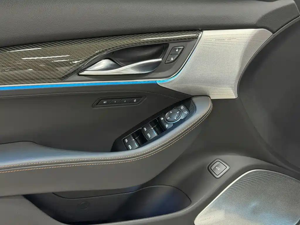 Cadillac CT5 — миниатюра 18