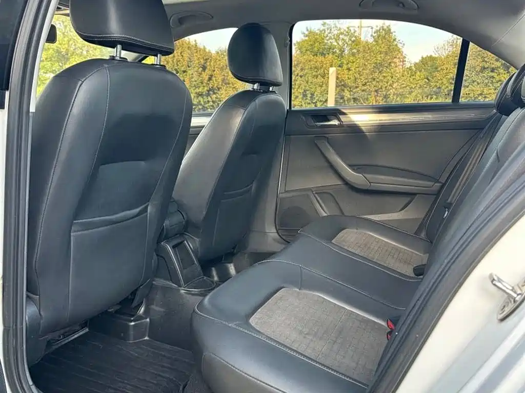 Volkswagen Santana — миниатюра 7