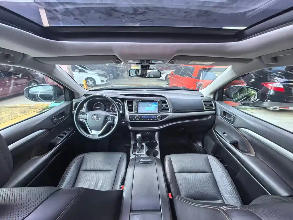 Toyota Highlander — миниатюра 8