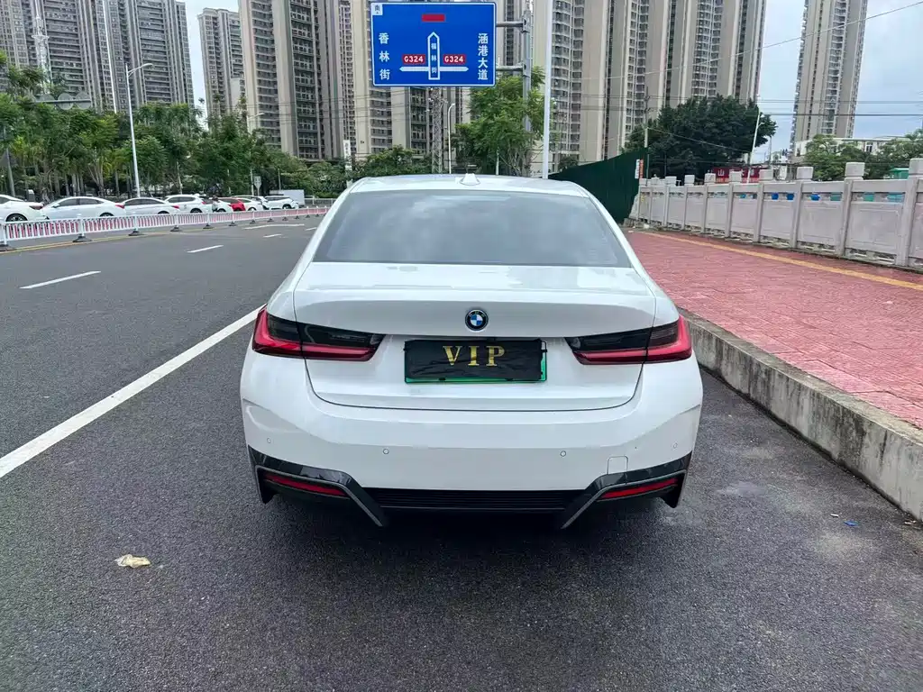 BMW i3 2022 eDrive 35 L