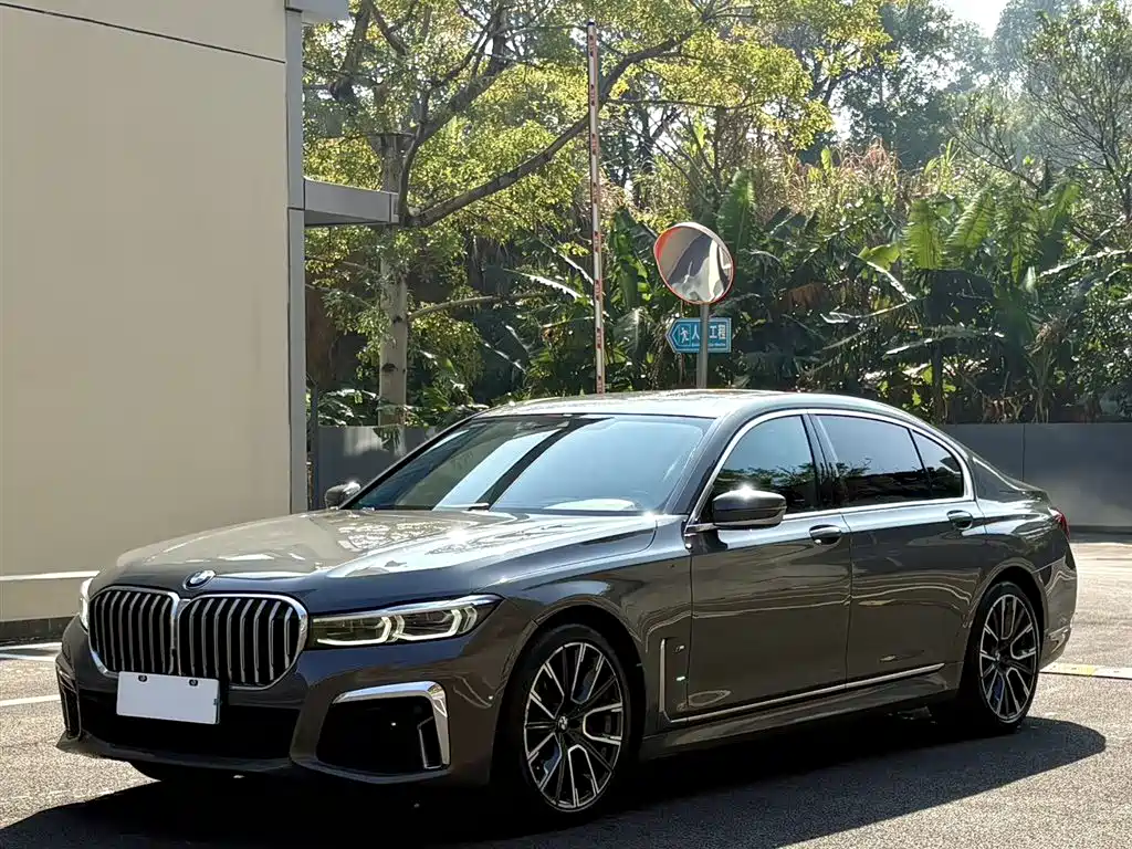 BMW 7 SERIES
