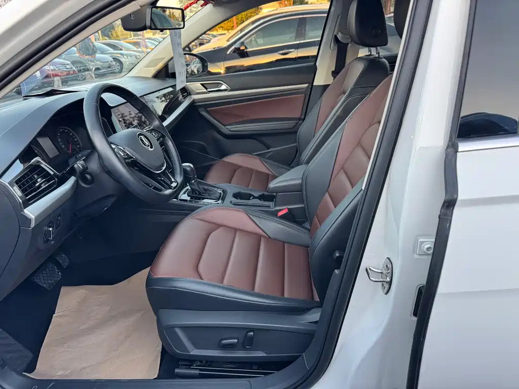 Volkswagen Lavida — миниатюра 3