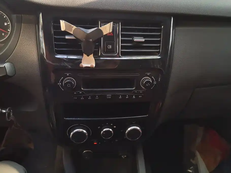 Wuling Rongguang V — миниатюра 13