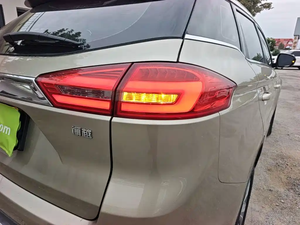 Geely Boyue — миниатюра 8