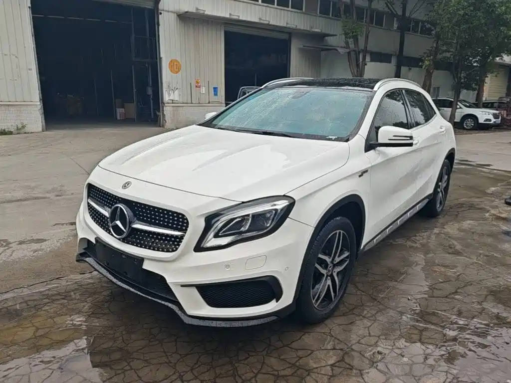 Mercedes-Benz GLA 2017 GLA 200 Fashion Type