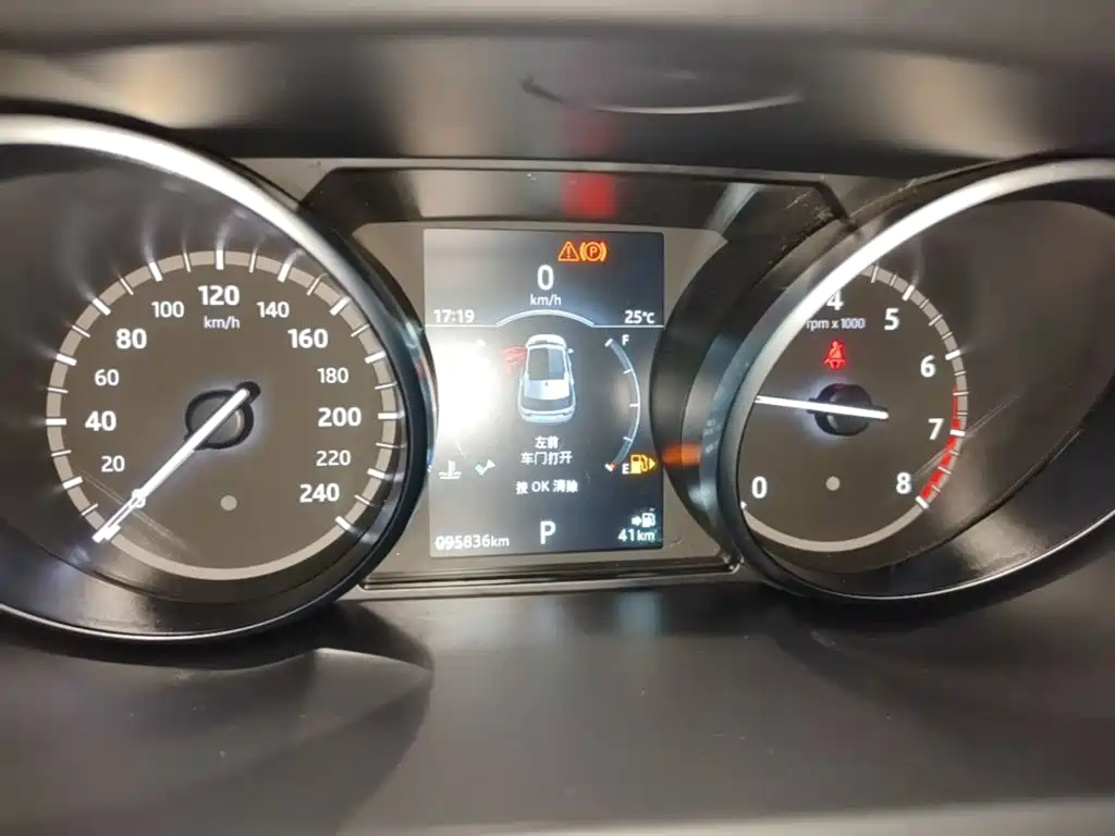 Land Rover Discovery Sport — миниатюра 12