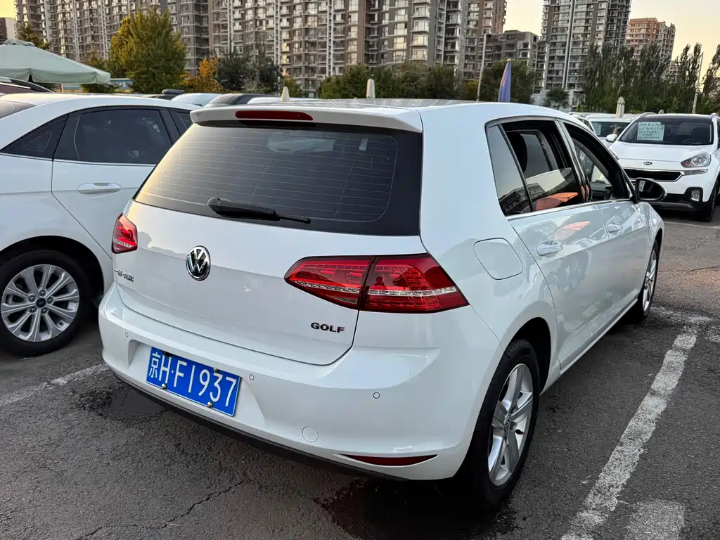 Volkswagen Golf — миниатюра 12