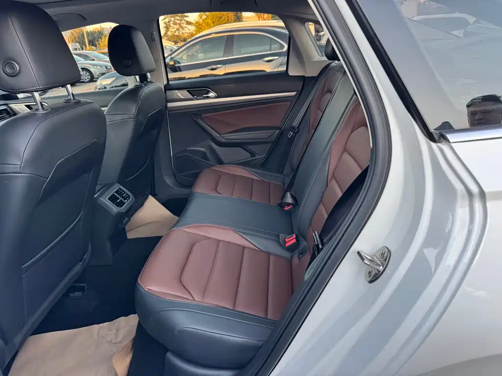 Volkswagen Lavida — миниатюра 9