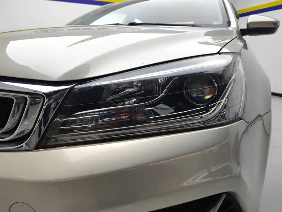 Geely Emgrand — миниатюра 5