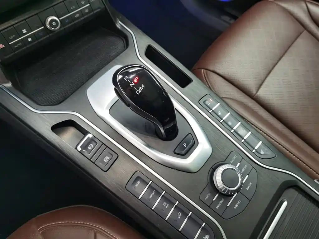 WEI PAI WEI BRAND VV6