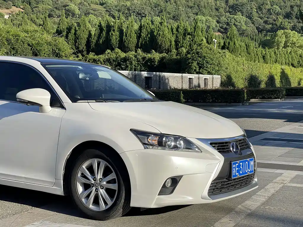 Lexus CT — миниатюра 12