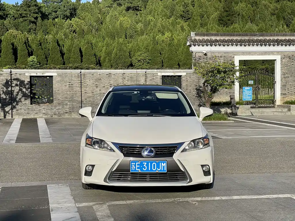 Lexus CT — миниатюра 2