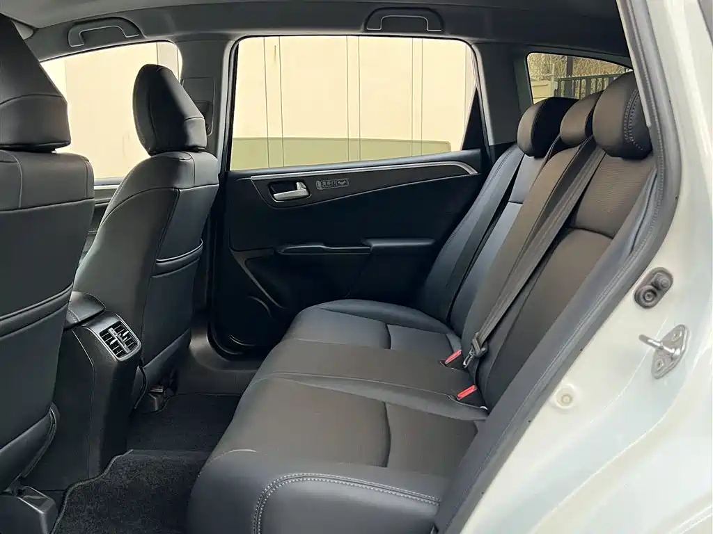 Honda Jade 2017 1.8L AT 5 мест