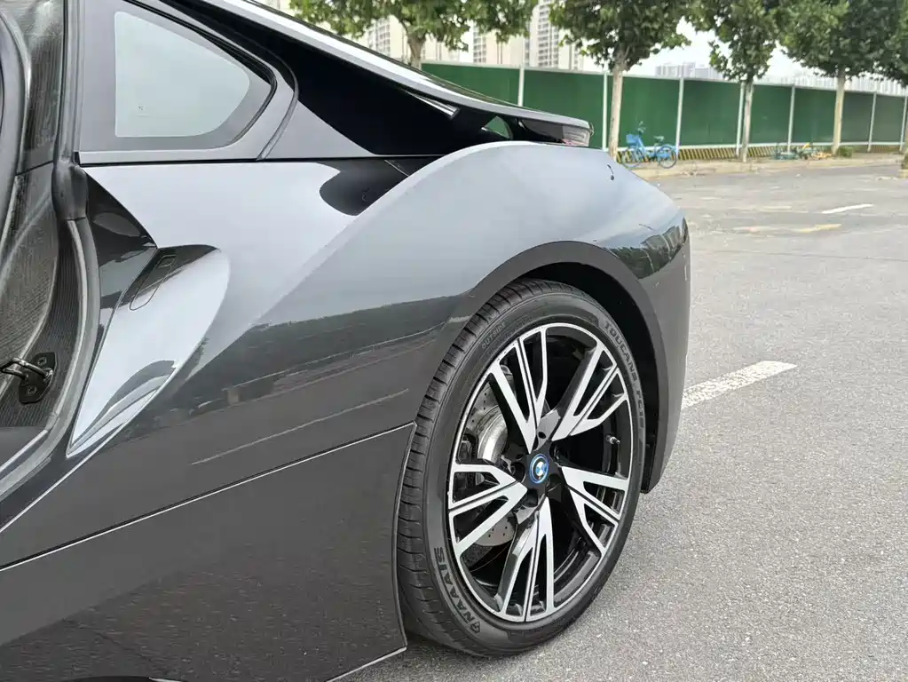 BMW i8 — миниатюра 6