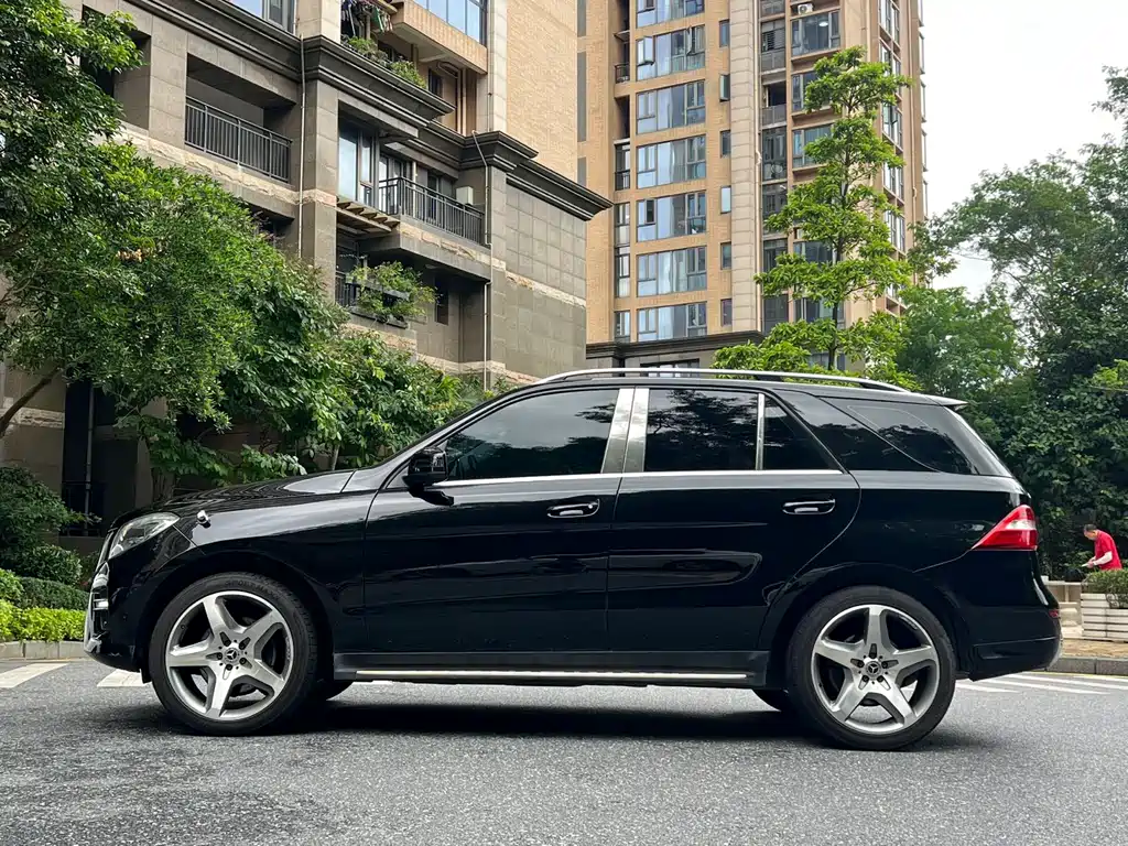 Mercedes-Benz M 2012 ML 300