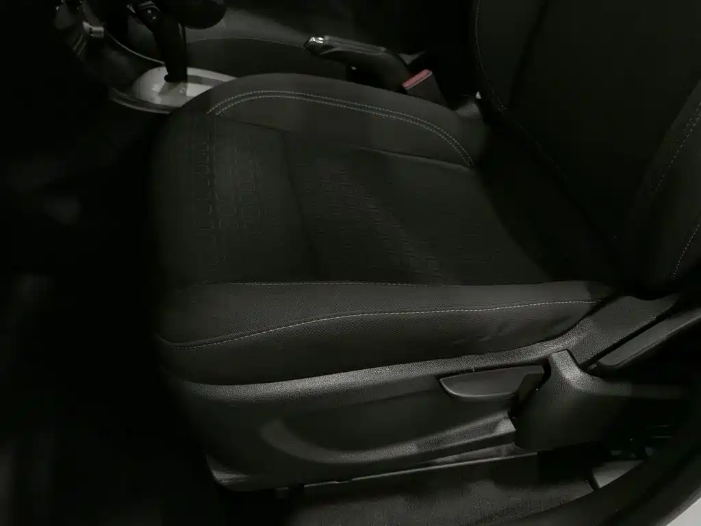 Chevrolet Trax — миниатюра 20