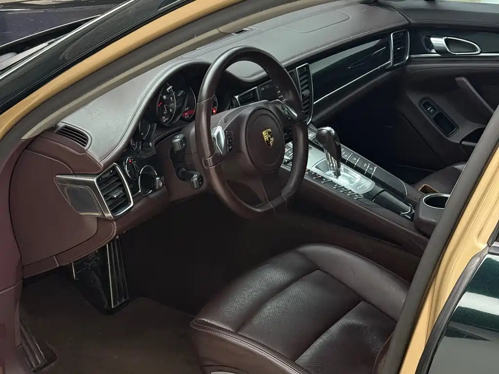 Porsche Panamera 2010 Panamera 4 3.6L