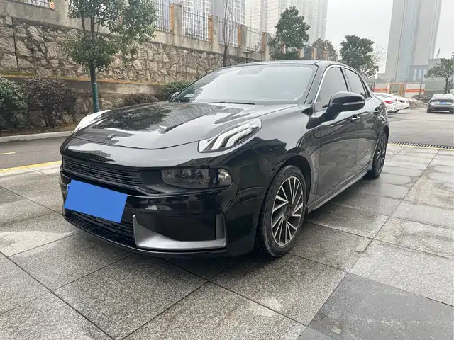 2021 Lynk & Co 03