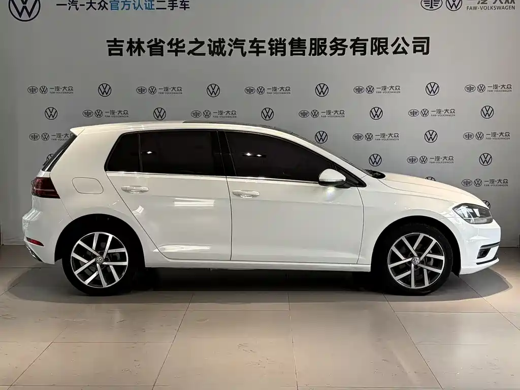 Volkswagen Golf 2018 230TSI AT Luxury