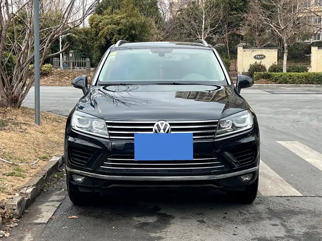 VOLKSWAGEN TOUAREG