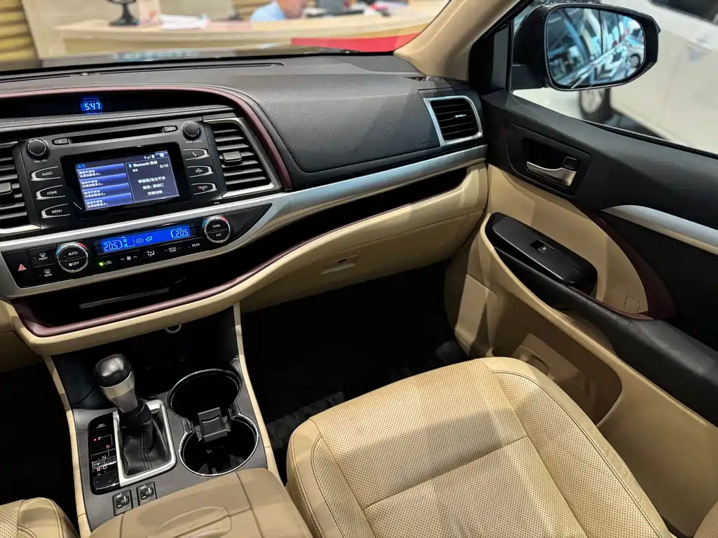 Toyota Highlander — миниатюра 17
