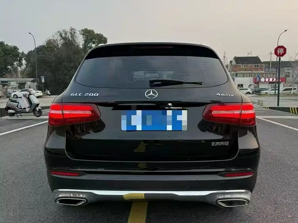 MERCEDES-BENZ GLC