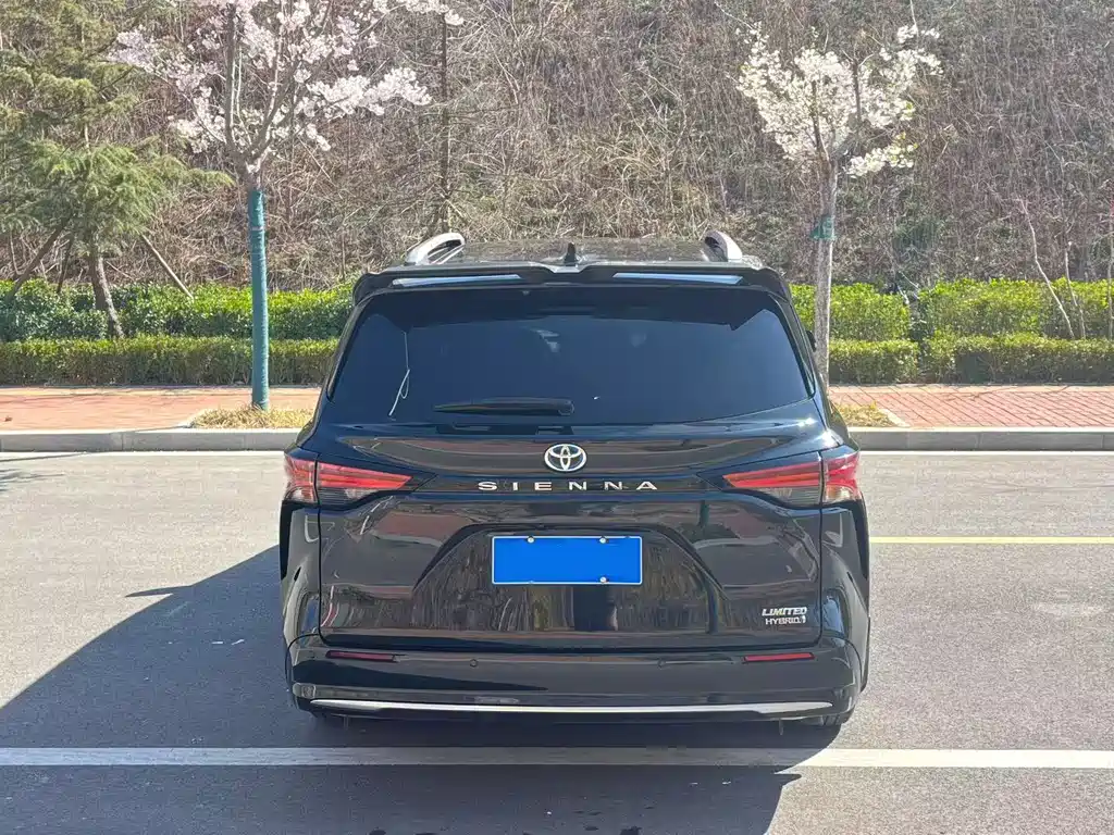 Toyota Sienna 2021 2.5L Luxury