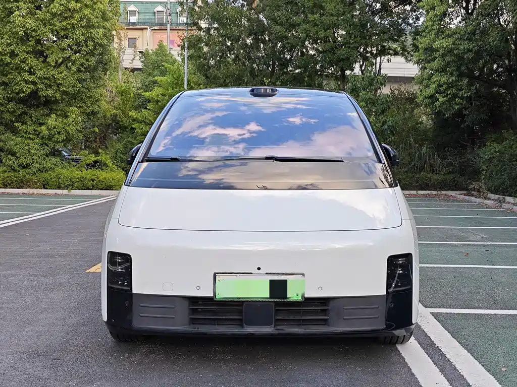 Li Auto MEGA 2025 Ultra