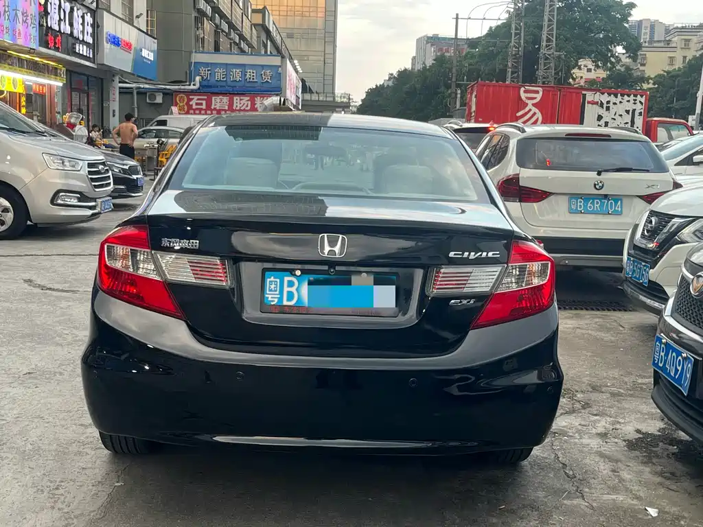Honda Civic — миниатюра 5