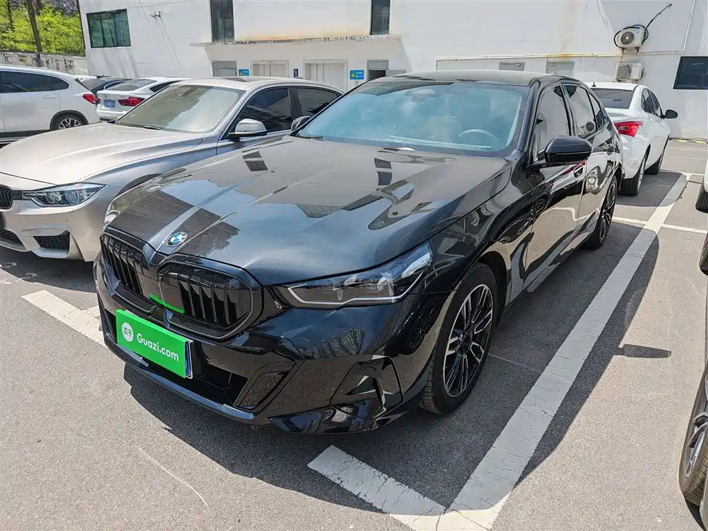 BMW 5 Series 2025