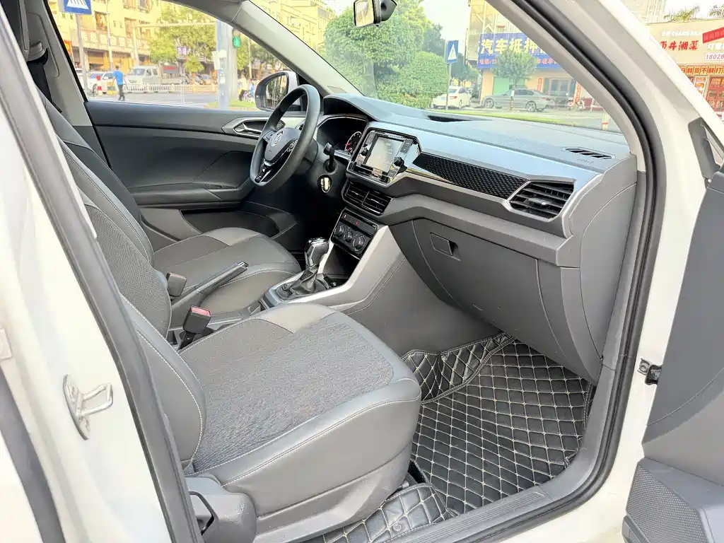 Volkswagen T-Cross — миниатюра 7
