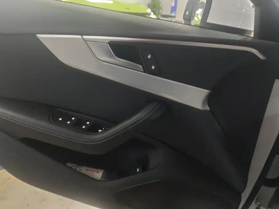 Audi A4L — миниатюра 7