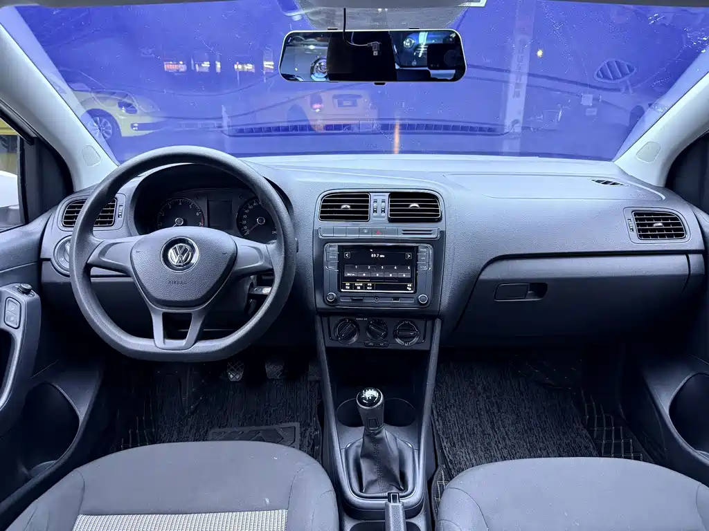 Volkswagen Polo — миниатюра 8