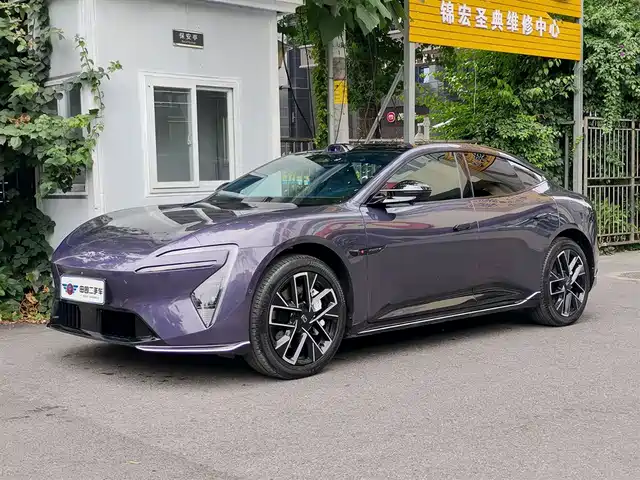 2025 Avatr 06