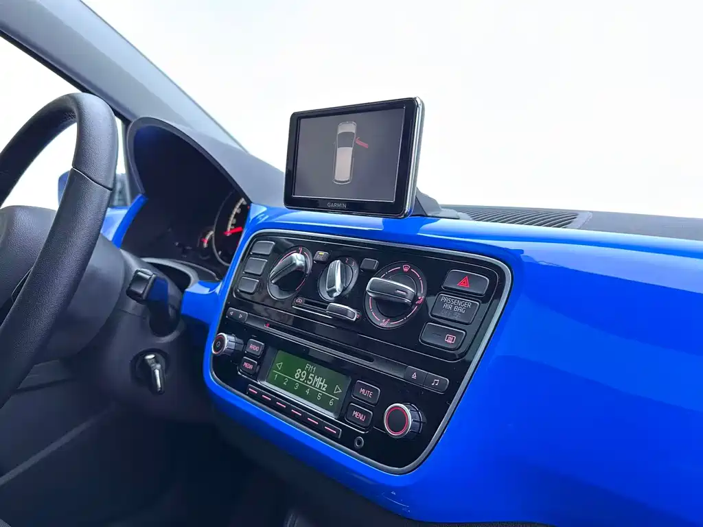 Volkswagen up! — миниатюра 15