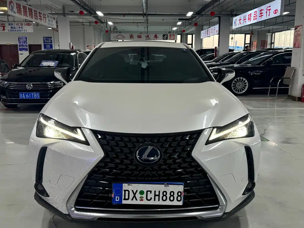 LEXUS UX