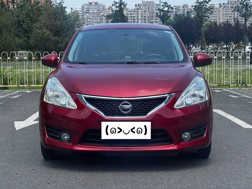 Nissan Tiida 2011 1.6L CVT Luxury