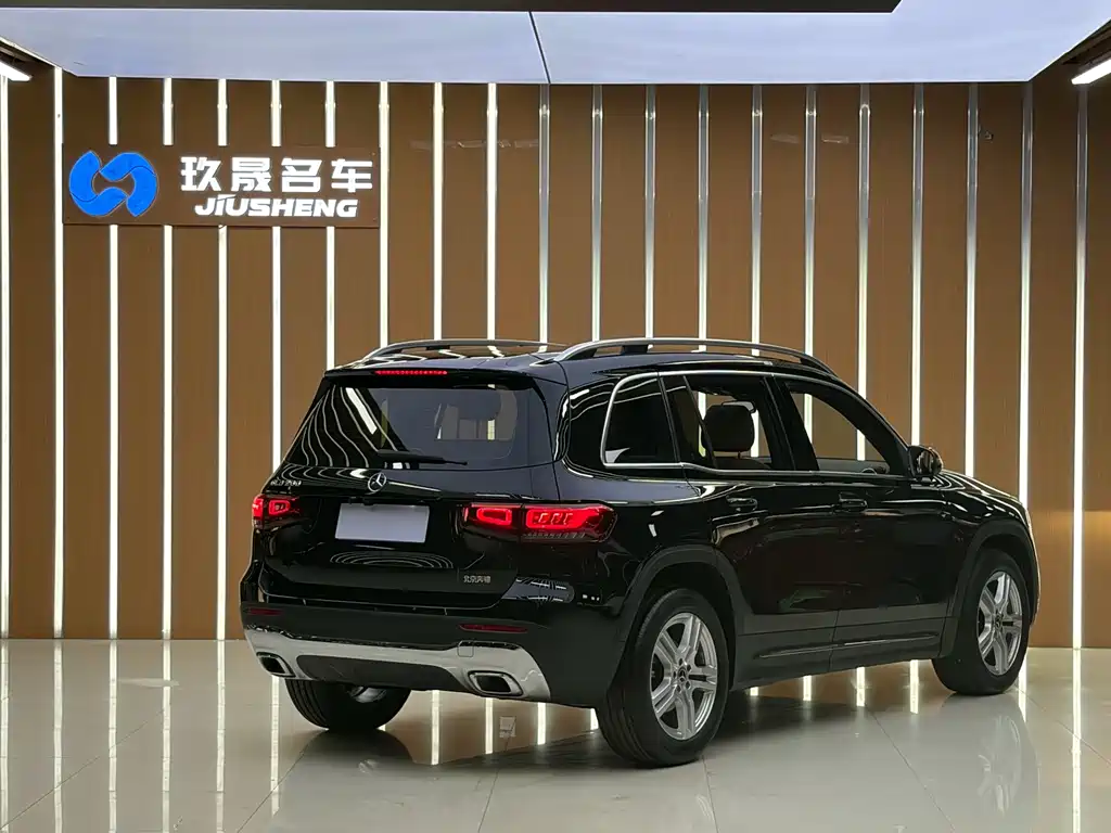 MERCEDES-BENZ GLB