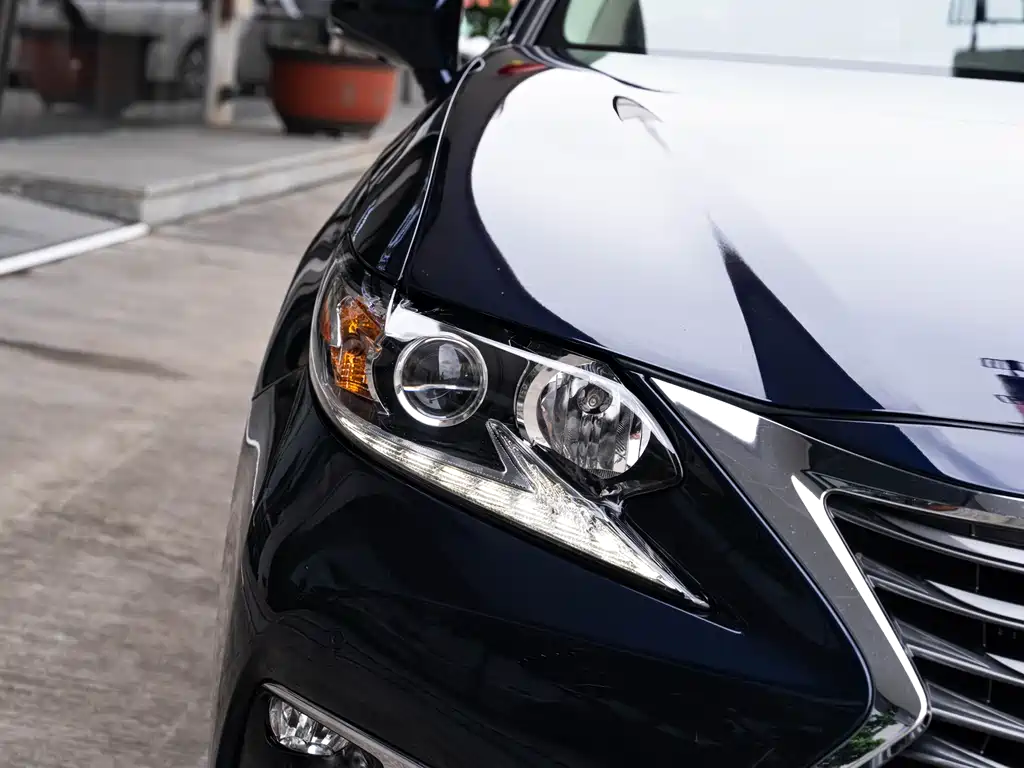 Lexus ES 2015 300h Comfort