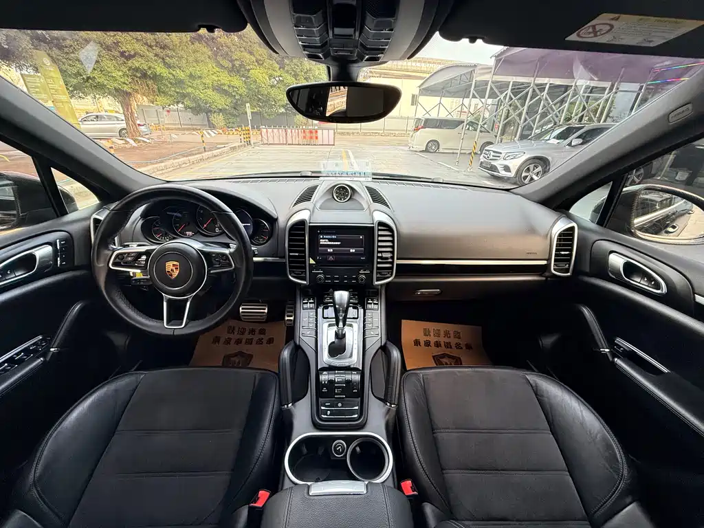 PORSCHE CAYENNE