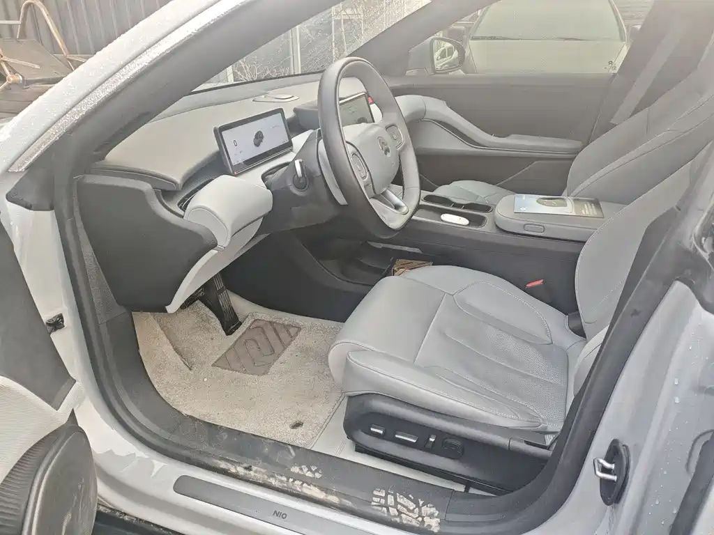 NIO NIO ET5T